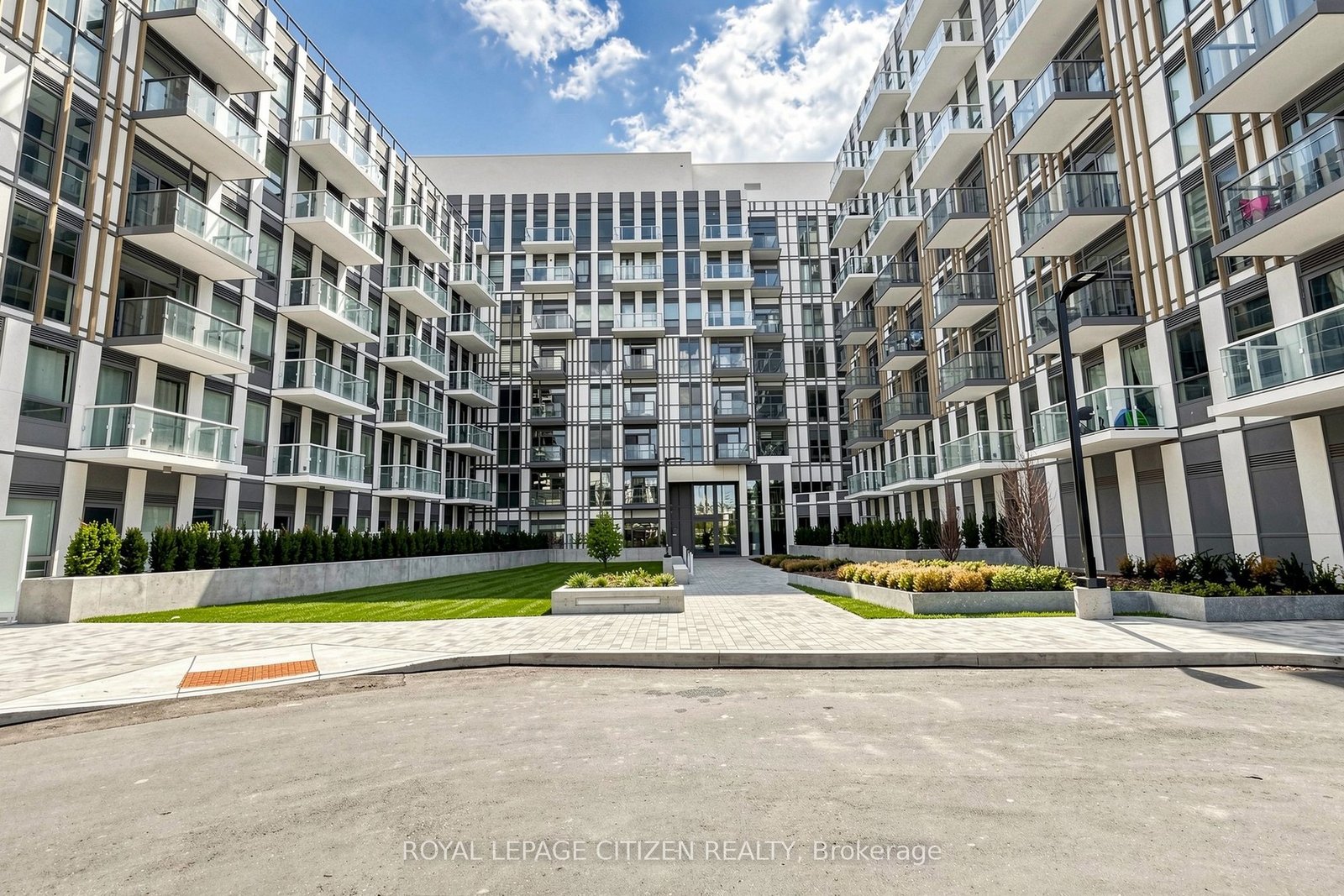 For Sale: 1005 Dundas Street E 631, Oakville, ON L6H 7E8, Oakville, ON