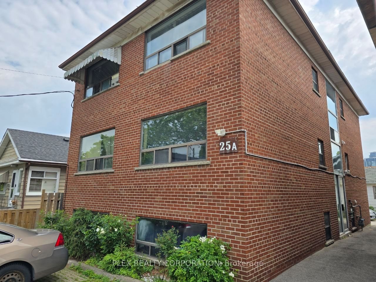 For Lease: 25A Milton Street 2, Toronto, ON M8Y 2X7, Toronto W06, ON