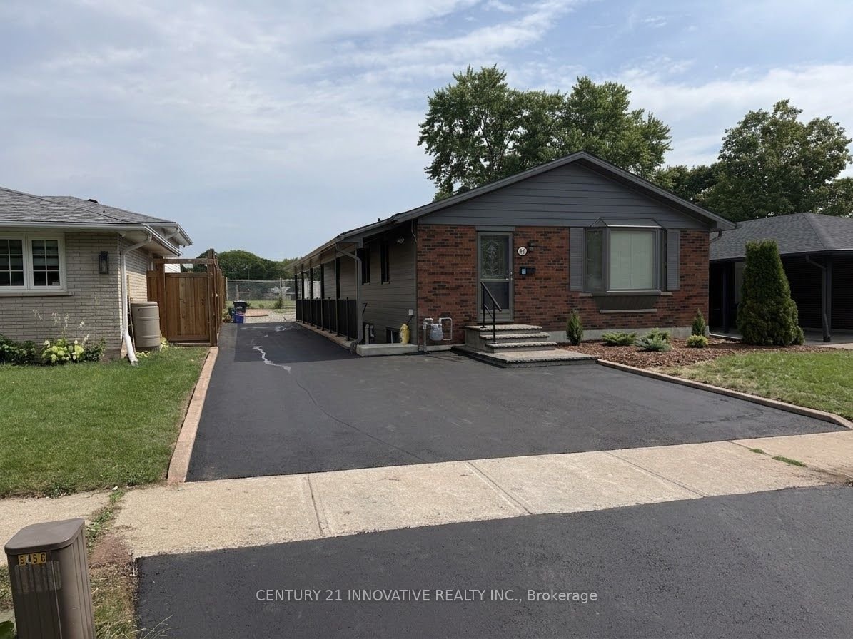 For Lease: 541 Chamberlain Road Upper, Burlington, ON L7L 2V2, Burlington, ON
