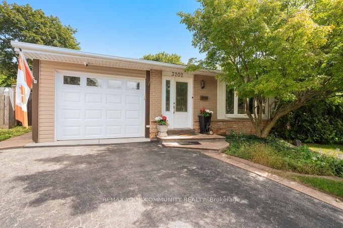 For Sale: 3202 Centennial Drive E, Burlington, ON L7M 1C2, Burlington, ON