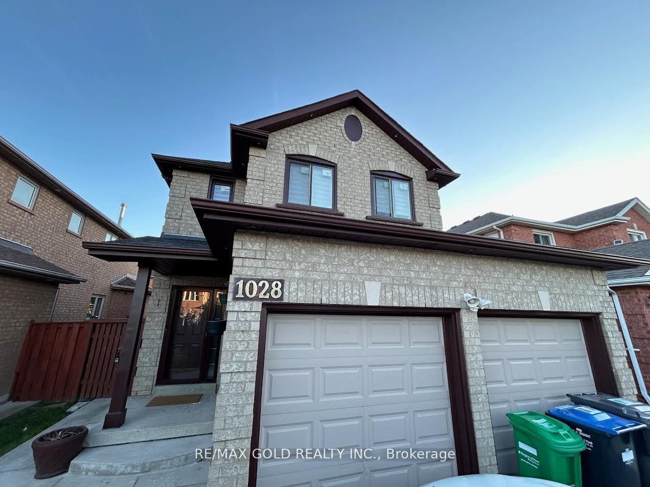 For Lease: 1028 Fernandez Drive Bsmt, Mississauga, ON L5V 1W9, Mississauga, ON