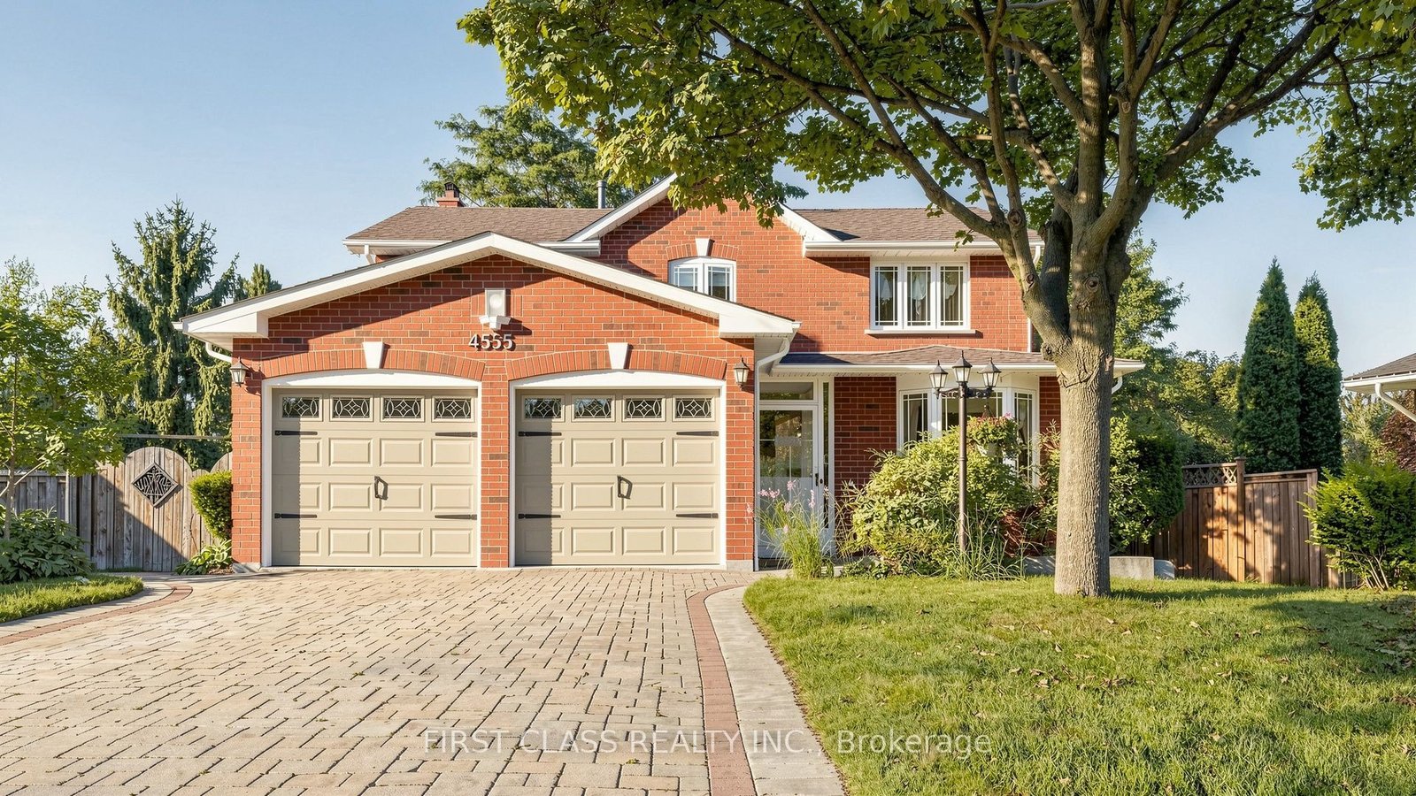 For Sale: 4555 Carpenter Court, Mississauga, ON L5V 1C5, Mississauga, ON