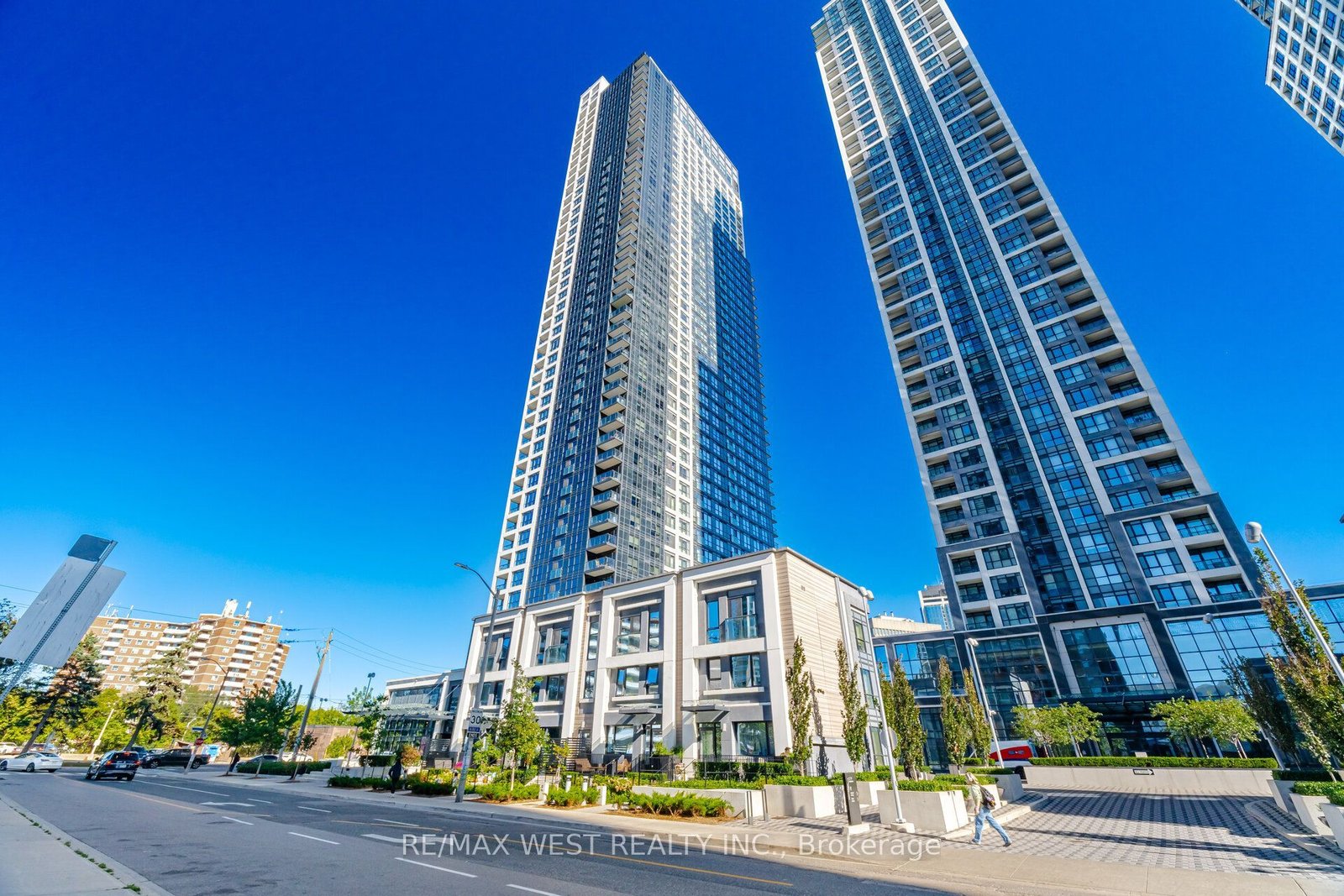 For Sale: 5 Mabelle Avenue 1327, Toronto, ON M9A 0C8, Toronto W08, ON