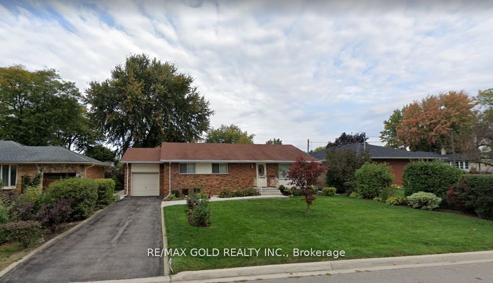 For Sale: 18 Suburban Drive, Mississauga, ON L5N 1G5, Mississauga, ON
