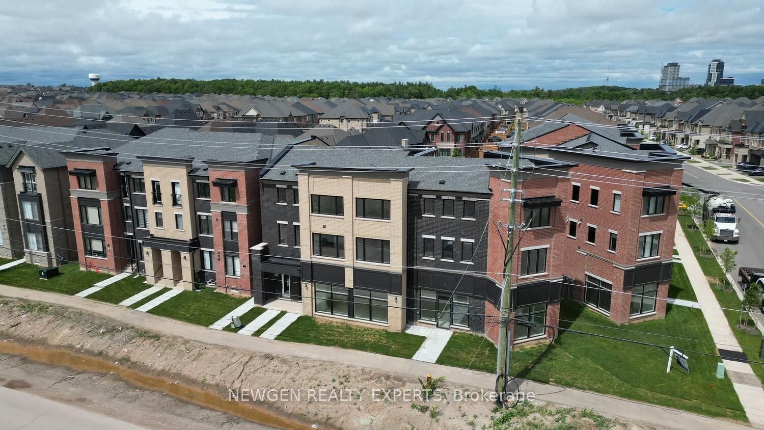 For Lease: 3299 Sixth Line 2, Oakville, ON L6H 0Z5, Oakville, ON