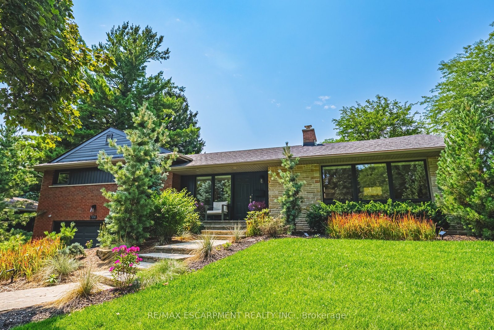 For Sale: 794 Falcon Boulevard, Burlington, ON L7T 3B3, Burlington, ON