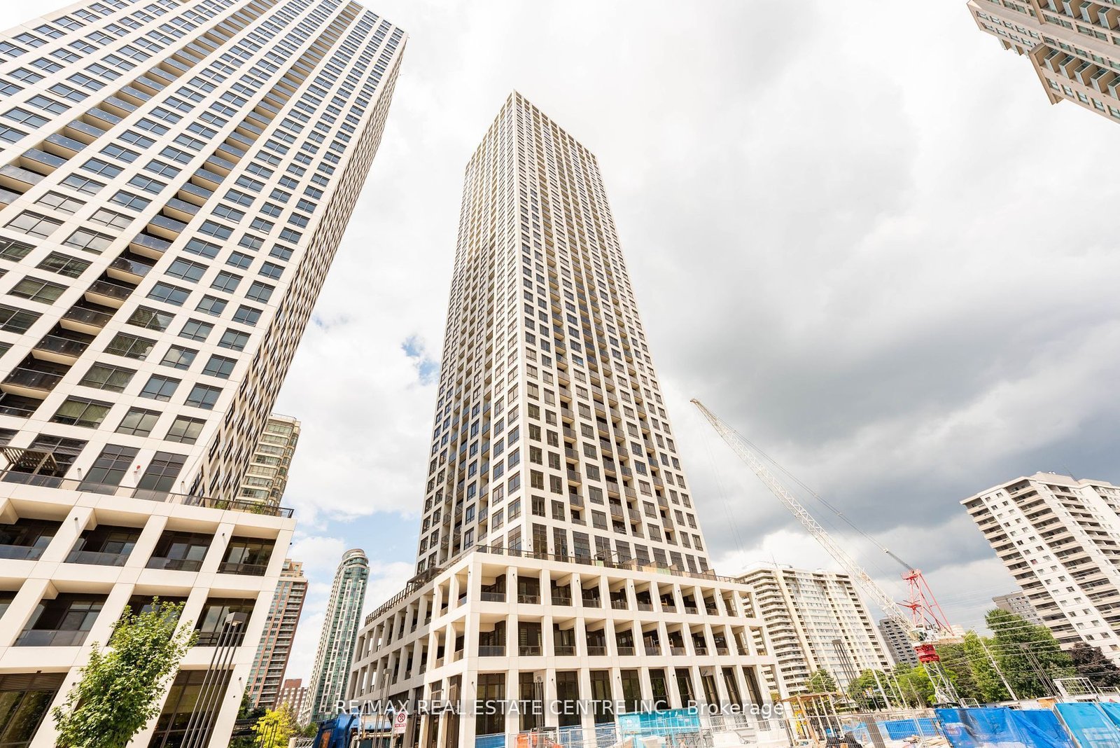 For Lease: 30 Elm Drive W 1001, Mississauga, ON L5B 1L9, Mississauga, ON